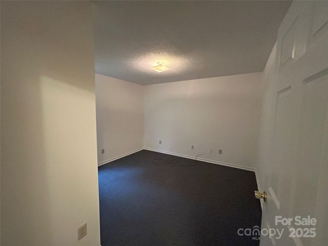 1208 W Walnut Avenue, Gastonia, NC 28052