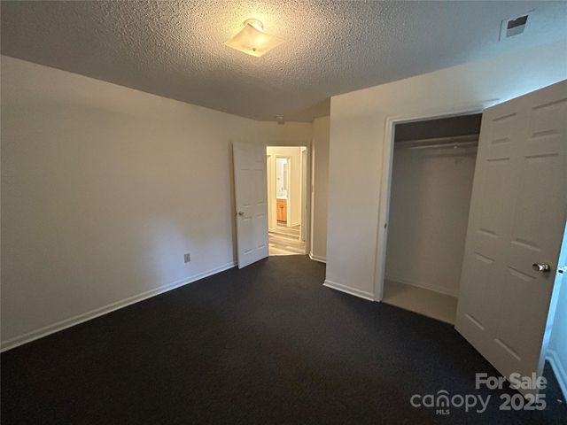 1208 W Walnut Avenue, Gastonia, NC 28052