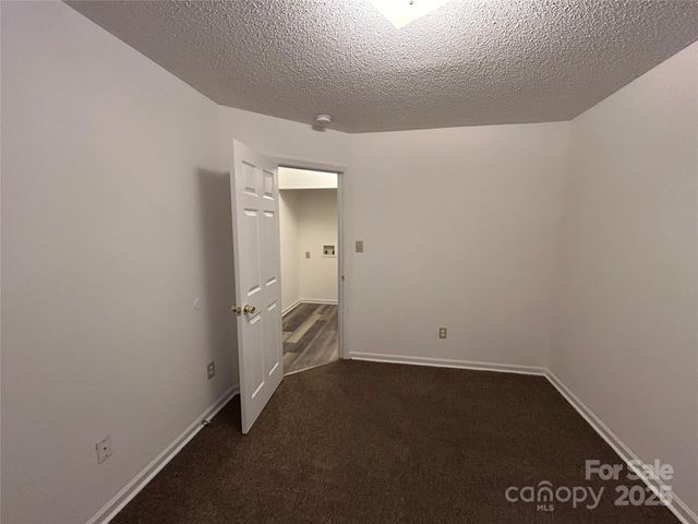 1208 W Walnut Avenue, Gastonia, NC 28052