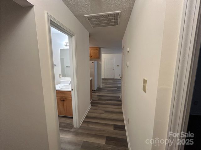 1208 W Walnut Avenue, Gastonia, NC 28052