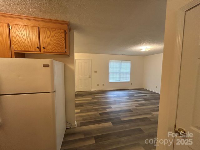 1208 W Walnut Avenue, Gastonia, NC 28052