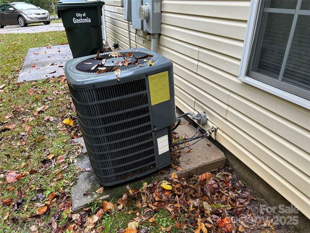 1208 W Walnut Avenue, Gastonia, NC 28052