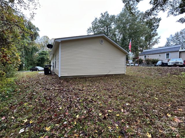 1208 W Walnut Avenue, Gastonia, NC 28052