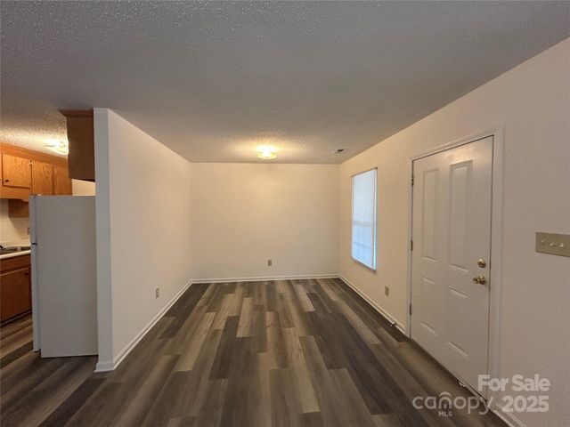 1208 W Walnut Avenue, Gastonia, NC 28052