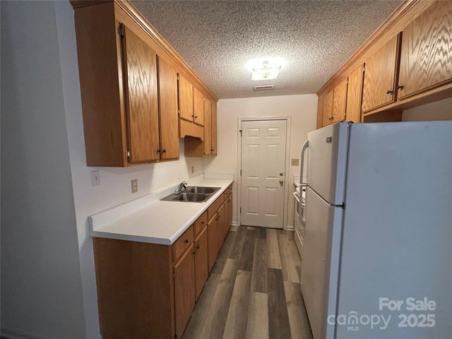 1208 W Walnut Avenue, Gastonia, NC 28052