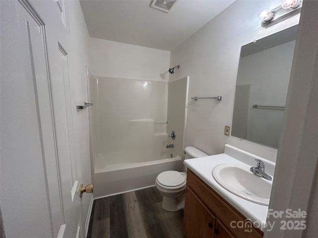 1208 W Walnut Avenue, Gastonia, NC 28052