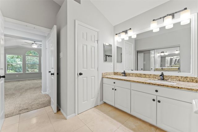 43 S Spiral Vine Circle, The Woodlands, TX 77381