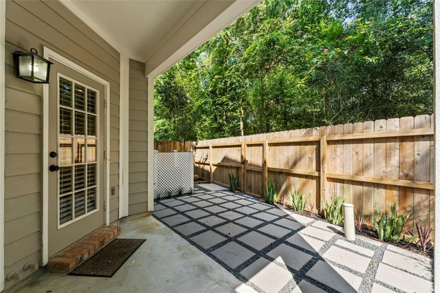 43 S Spiral Vine Circle, The Woodlands, TX 77381