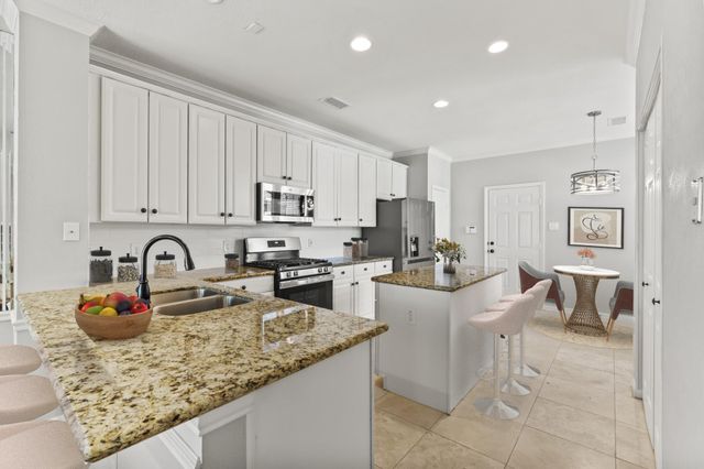 43 S Spiral Vine Circle, The Woodlands, TX 77381