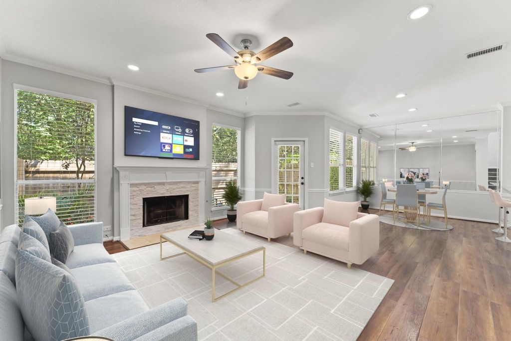 43 S Spiral Vine Circle, The Woodlands, TX 77381