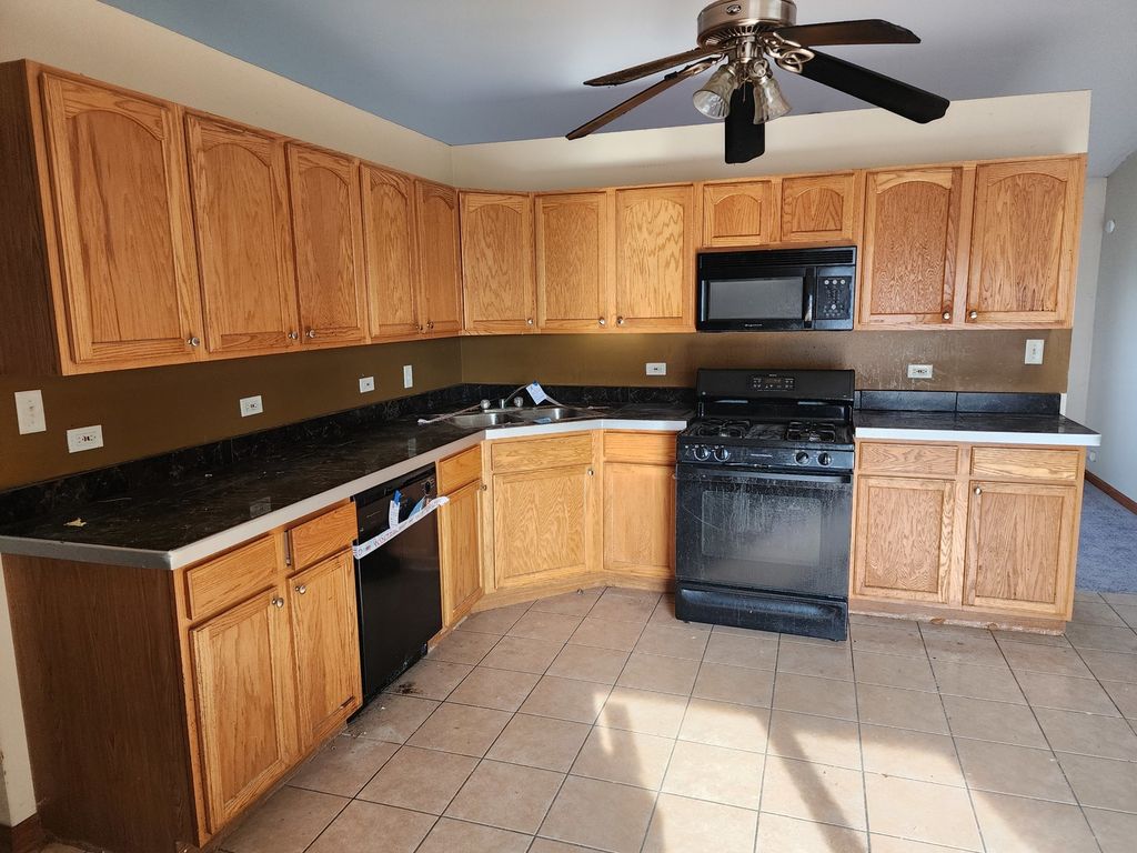 627 Clover Lane, University Park, IL 60484 — photo 4