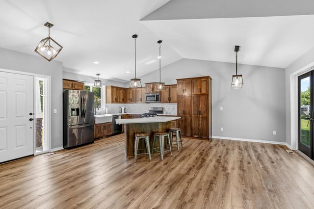 604 Nelson Lane, Center City, MN 55012