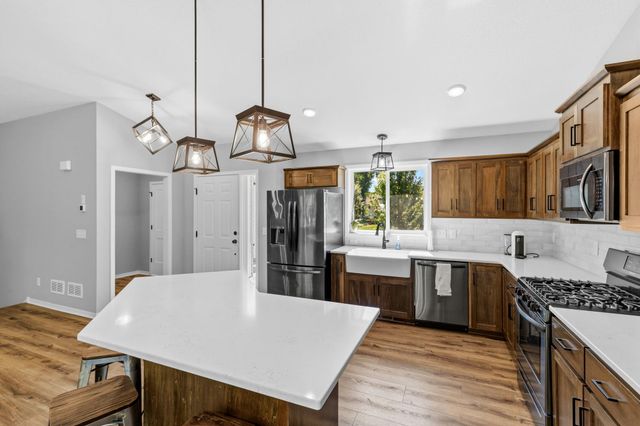 604 Nelson Lane, Center City, MN 55012