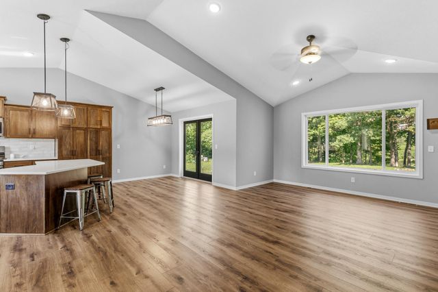604 Nelson Lane, Center City, MN 55012