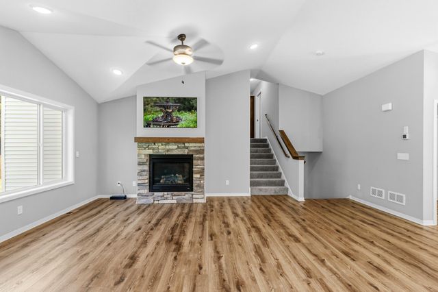 604 Nelson Lane, Center City, MN 55012