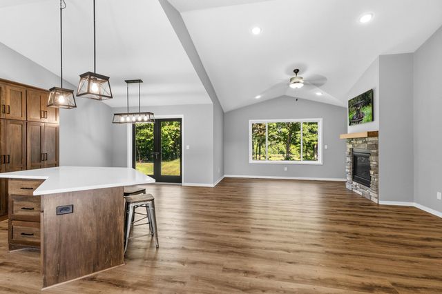 604 Nelson Lane, Center City, MN 55012