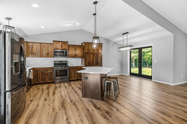 604 Nelson Lane, Center City, MN 55012