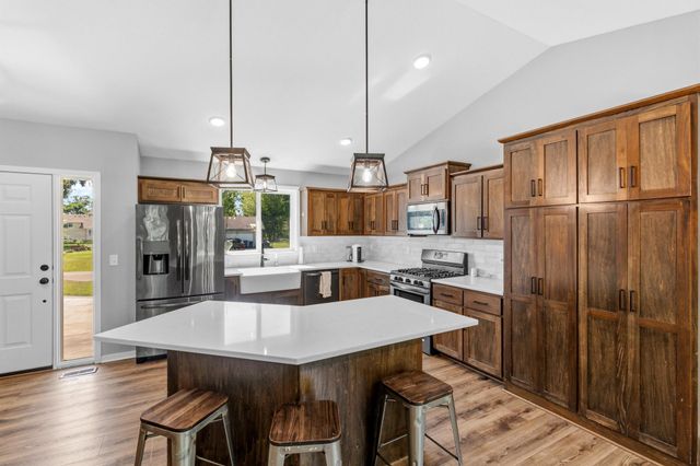 604 Nelson Lane, Center City, MN 55012