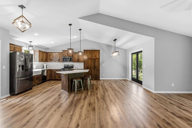 604 Nelson Lane, Center City, MN 55012