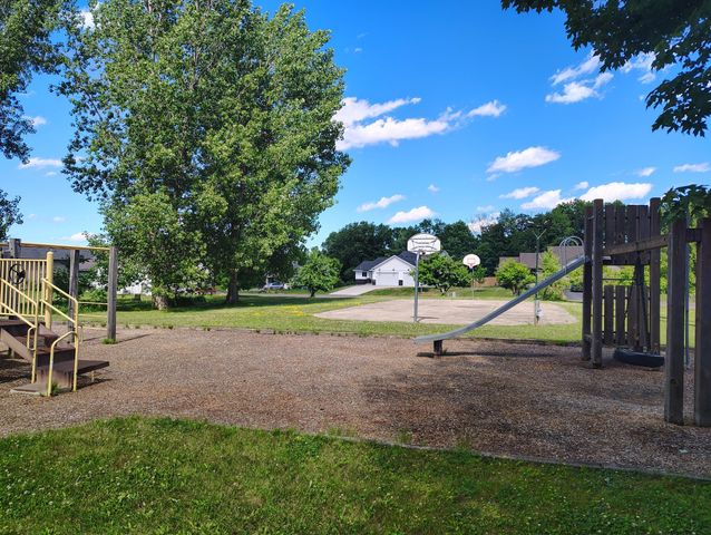 604 Nelson Lane, Center City, MN 55012