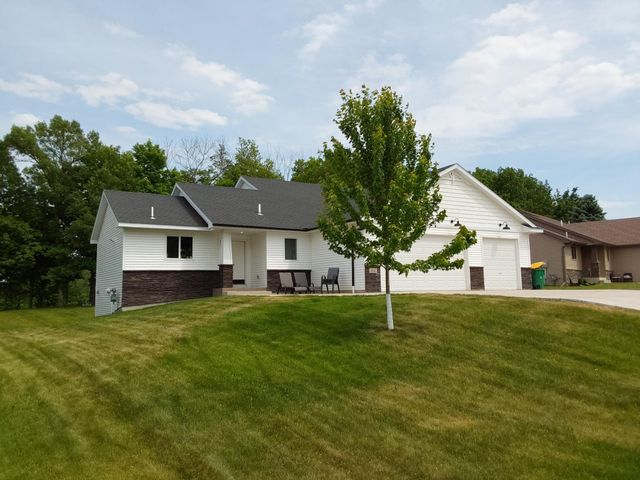 604 Nelson Lane, Center City, MN 55012