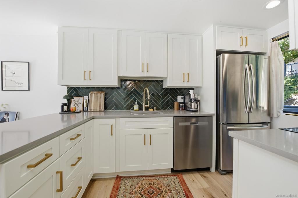 2352 Caringa C, Carlsbad, CA 92009