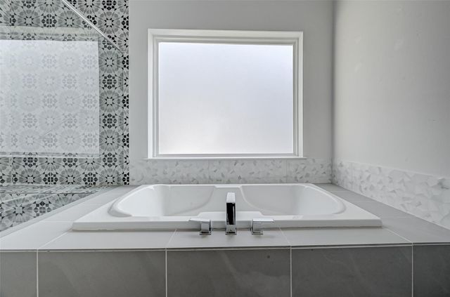 8930 Spring Knoll Forest Drive, Houston, TX 77080