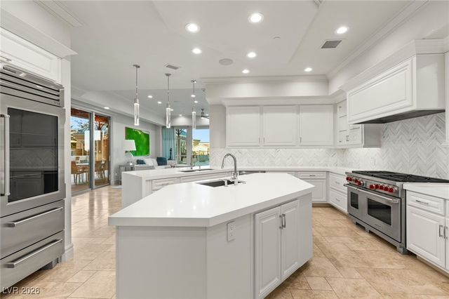 9101 Alta Drive 103, Las Vegas, NV 89145