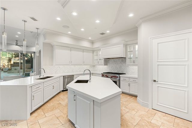 9101 Alta Drive 103, Las Vegas, NV 89145