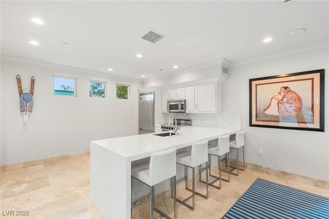 9101 Alta Drive 103, Las Vegas, NV 89145