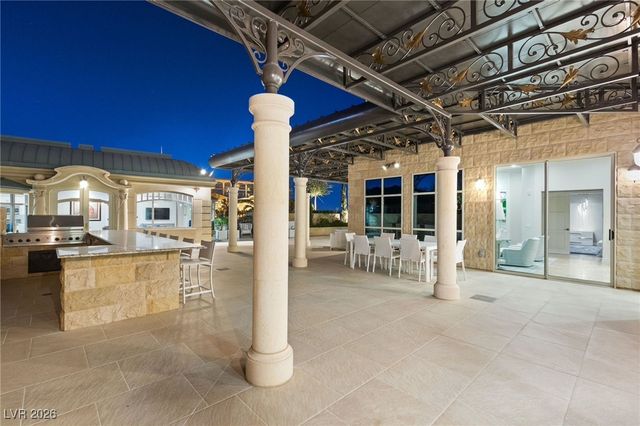 9101 Alta Drive 103, Las Vegas, NV 89145