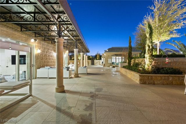 9101 Alta Drive 103, Las Vegas, NV 89145