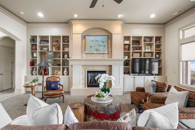 656 Lago Vista Drive, Richland, WA 99352