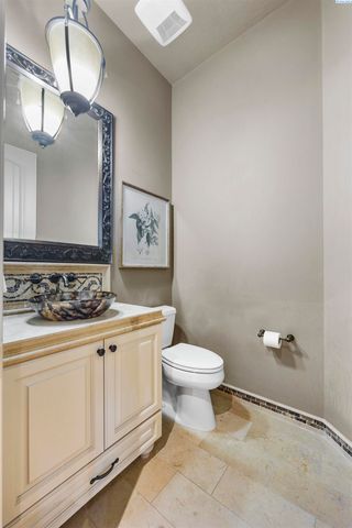 656 Lago Vista Drive, Richland, WA 99352