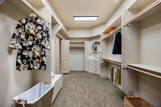 656 Lago Vista Drive, Richland, WA 99352