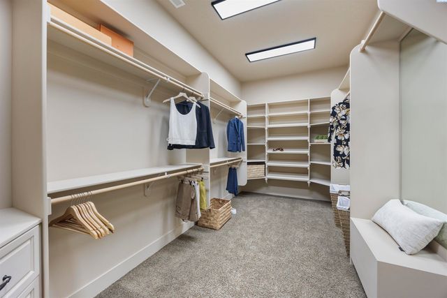 656 Lago Vista Drive, Richland, WA 99352