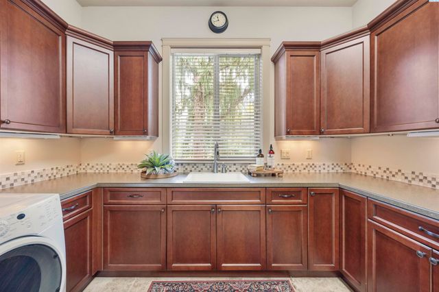 656 Lago Vista Drive, Richland, WA 99352