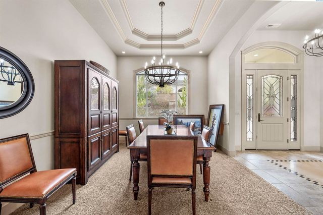 656 Lago Vista Drive, Richland, WA 99352