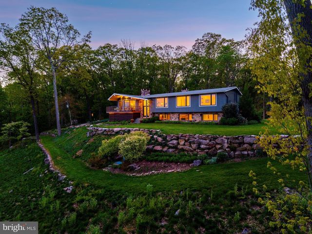 7031 PHILLIPS MILL RD, New Hope, PA 18938