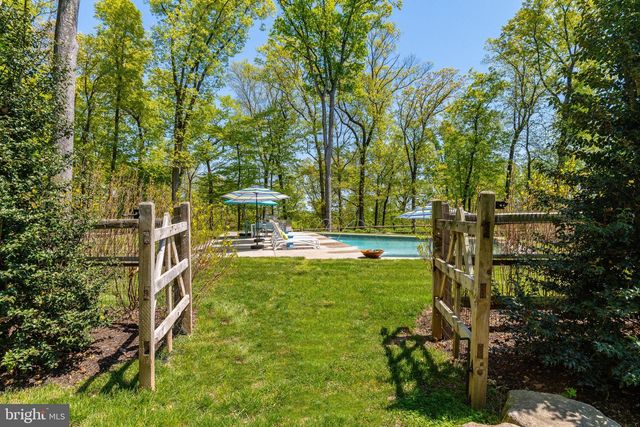 7031 PHILLIPS MILL RD, New Hope, PA 18938