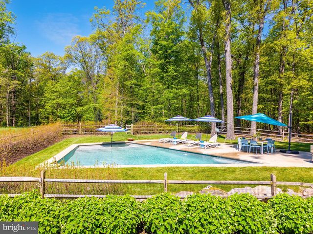 7031 PHILLIPS MILL RD, New Hope, PA 18938