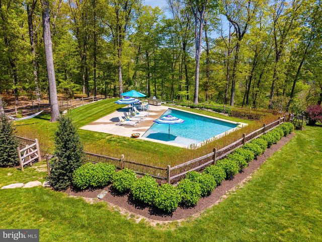 7031 PHILLIPS MILL RD, New Hope, PA 18938