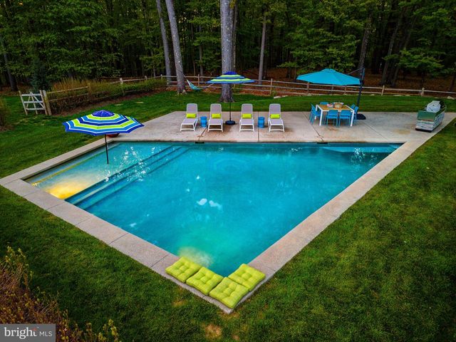 7031 PHILLIPS MILL RD, New Hope, PA 18938