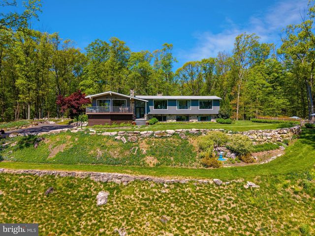 7031 PHILLIPS MILL RD, New Hope, PA 18938