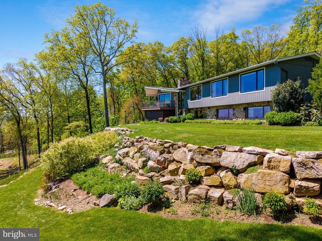 7031 PHILLIPS MILL RD, New Hope, PA 18938