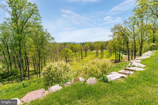 7031 PHILLIPS MILL RD, New Hope, PA 18938