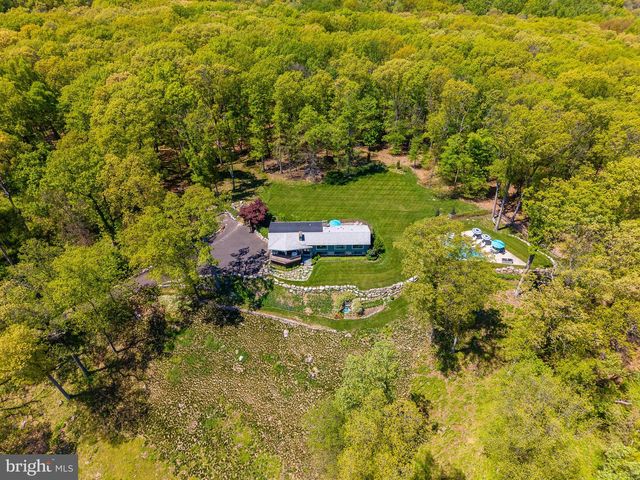 7031 PHILLIPS MILL RD, New Hope, PA 18938