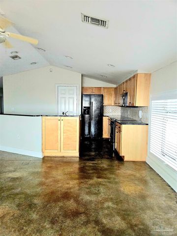 432 Bayfront Pkwy B, Pensacola, FL 32502