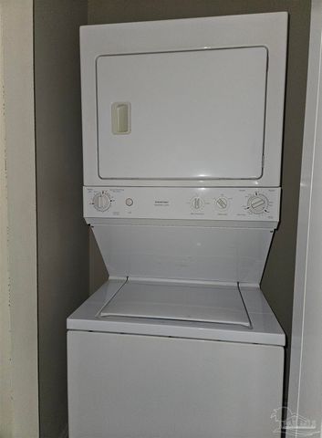 432 Bayfront Pkwy B, Pensacola, FL 32502