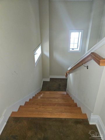 432 Bayfront Pkwy B, Pensacola, FL 32502